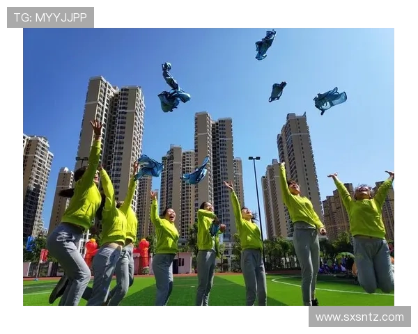 围绕篮球运动探讨团队协作与竞技魅力在新时代发展的多维路径新思考